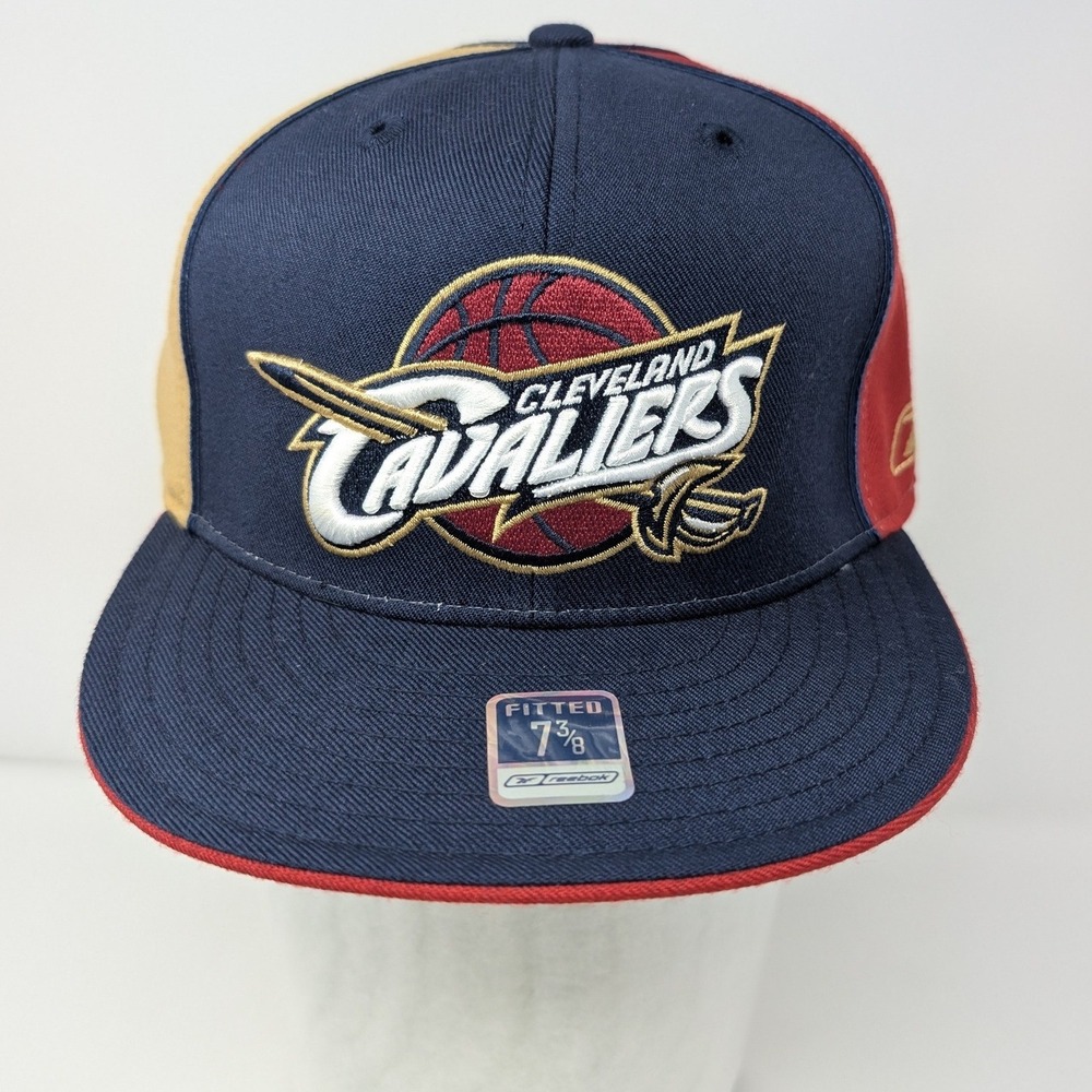 Reebok Cleveland Cavaliers NBA Fitted Hat 7 3/8 NWT Navy Red Wool‎ Flat Brim